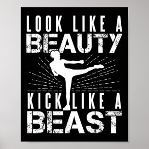 Schau wie ein Schönheitskick wie ein Bestie Kickbo Poster