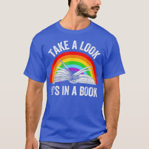Schauen Sie in einem Buch, das Niedliche Regenboge T-Shirt