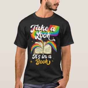 Schauen Sie mal, es ist ein Buchrückenbogen T-Shirt