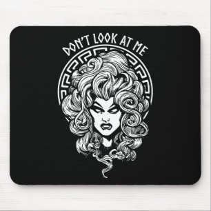 Schauen Sie mich lustig Feminist Halloween Goth Me Mousepad