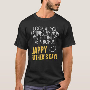 Schauen Sie sich an, wie Sie die Mama landen und m T-Shirt