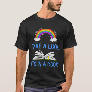Schauen Sie sich das in einem Buch-Regenbogen-Bibl T-Shirt