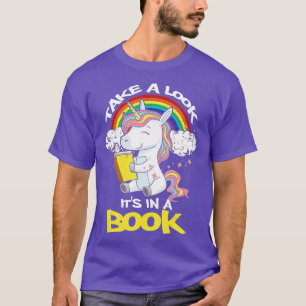 Schauen Sie sich in einem Buch-Regenbogen-Einhornl T-Shirt