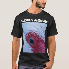 Schauen Sie sich wieder den dunklen T - Shirt der 