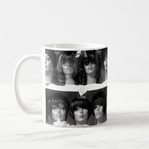 Schaufensterpuppenköpfe in Schwarz und Weiß Kaffeetasse