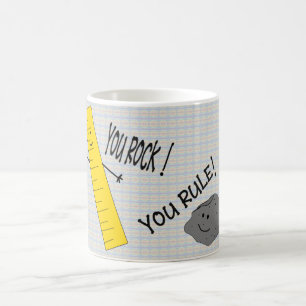 Schaukeln und Anordnen Tasse