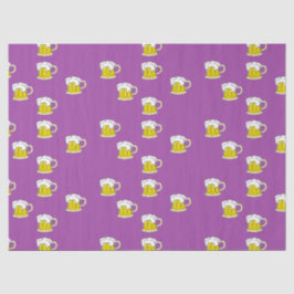 Schaumbecher auf lila seidenpapier