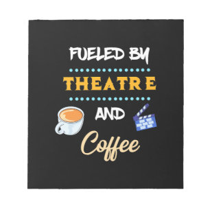 Schauspieler mit Theaterkaffee Notizblock