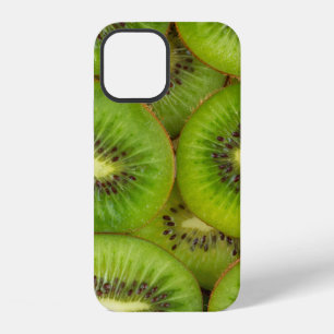 Scheiben von frischem und reifem Kiwi-Frucht in Re iPhone 12 Hülle