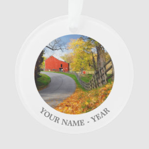 Scheune im Fall Ornament