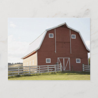 Scheune in der ländlichen Landschaft Postkarte
