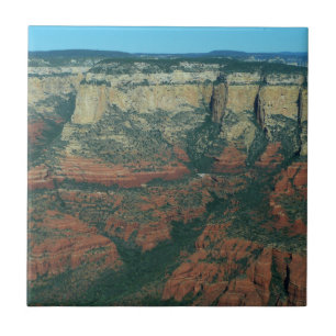 Schichten roter Felsen in Sedona Arizona Fliese