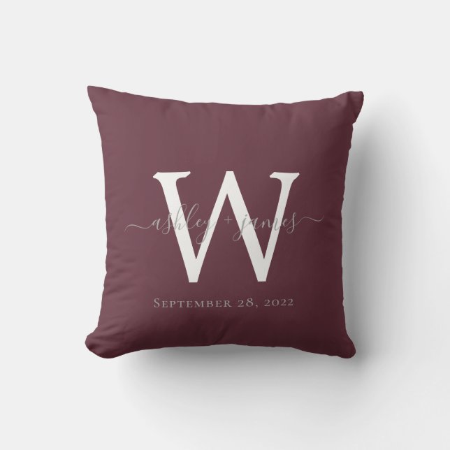 Schicke Monogramm-Bordeaux-Hochzeits-Erinnerung Kissen (Vorderseite)