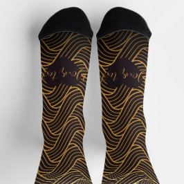 Schicke Socken mit Goldlinien-Muster – Fügen Sie I