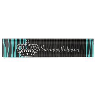Schicker blauer und schwarzer Zebradruck und Namensplakette
