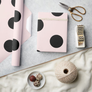 Schickes schwarzes Tupfen-Muster u. erröten rosa Geschenkpapier