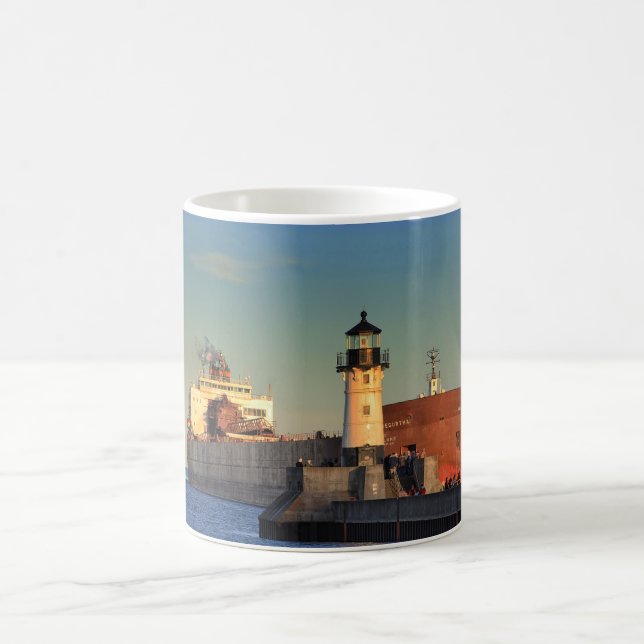 Schiff am Lake Superior Paul R Tregurtha Kaffeetasse (Mittel)