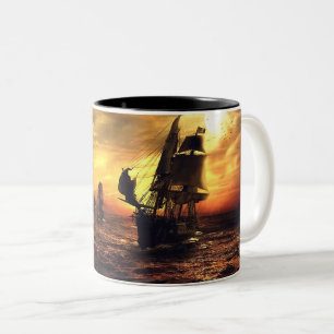 Schiffe in der Sturmsee Zweifarbige Tasse