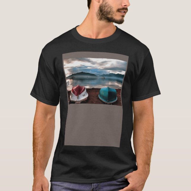 Schiffshügel und Marmaris Winter Seascape Pullov T-Shirt (Vorderseite)