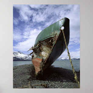 Schiffswrack an der Küste Poster