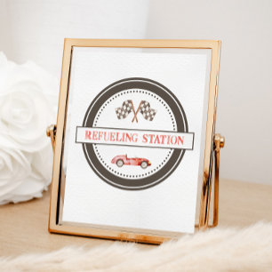 Schild der Tankstelle Red Race Car