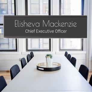 Schilder für die schwarze und weiße Bürotür Name P