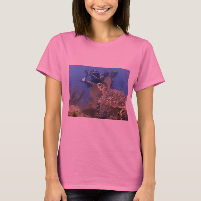 Schildkröte findet Taucher T - Shirt (Vorderseite)