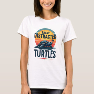 Schildkröte leicht abgelenkt durch Schildkröten Me T-Shirt