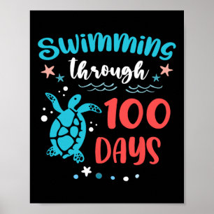 Schildkrötenmeer schwimmen durch 100 Tage Schultee Poster
