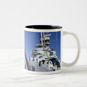 Schlachtschiff USSs Alabama an Zweifarbige Tasse