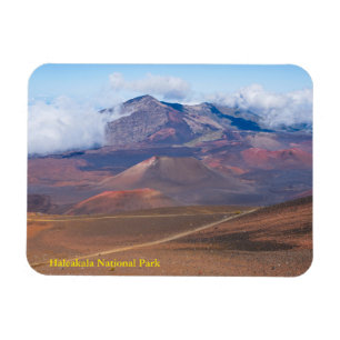 Schlackenkegel und Berge im Haleakala-Krater Magnet