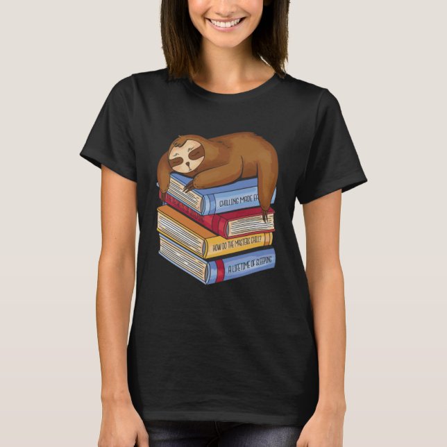 Schlaf auf einem Fach der Bücher T-Shirt (Vorderseite)