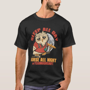 Schlaf die ganze Nacht in der Krankenschwester nur T-Shirt