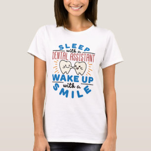 Schlafen mit einem Zahnarzt Weckte mit einem Läche T-Shirt