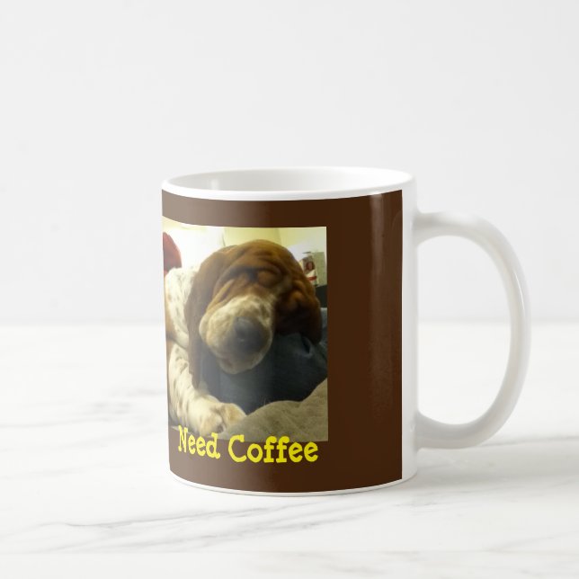 Schlafendachshund-Jagdhund auf "Bedarfs-Kaffee-" Tasse (Rechts)