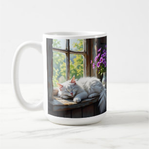 Schlafende weiße Katze und violette Blumen  Kaffeetasse
