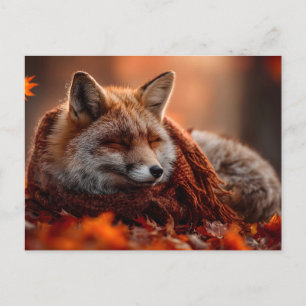 Schlafender Rotfuchs in einem gemütlichen Herbstsc Feiertagspostkarte