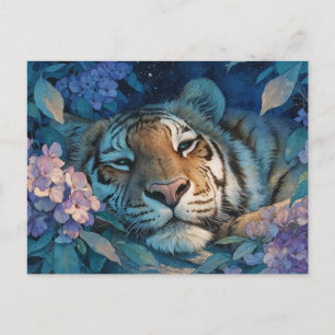 Schlafender Tiger im lila Blumen Garten Postkarte