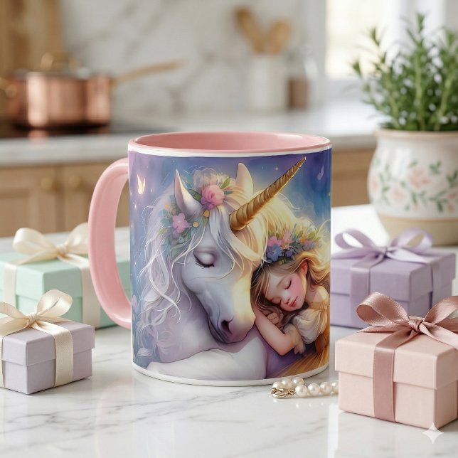 Schlafendes Mädchen Einhorn Traumlandschaft Kaffeetasse (Sleeping Girl Unicorn Dreamscape Coffee Mug On Kitchen Counter With Pastel Wrapped Gifts)