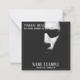 Schlafgesicht im Halbschatten Mitteilungskarte