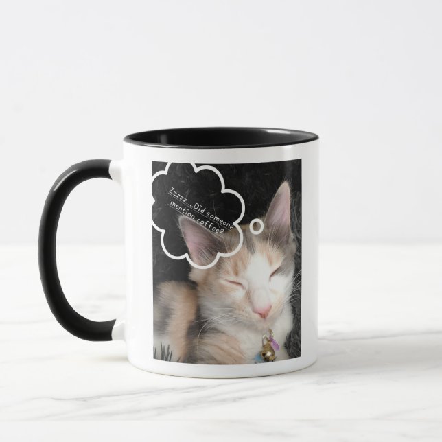 Schlafkatze Braucht Kaffee Meme Tasse (Links)