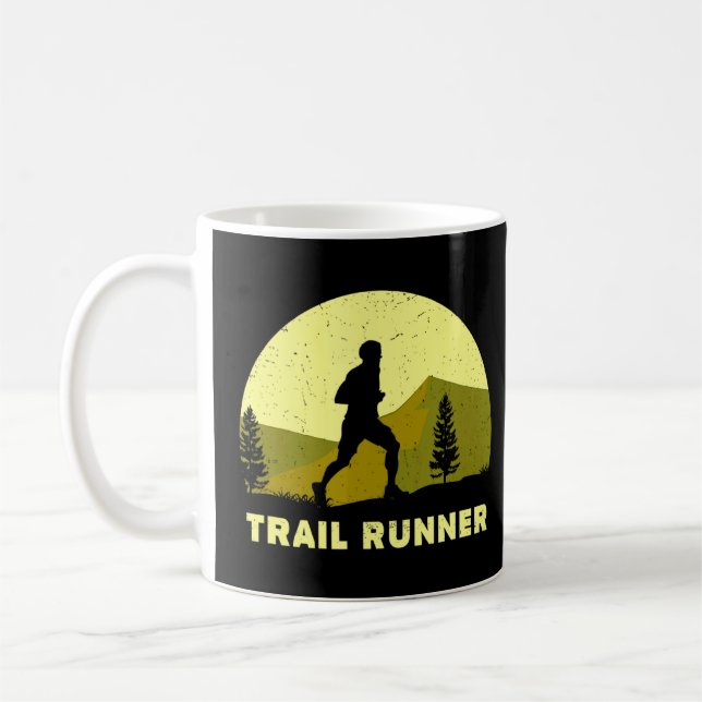 Schlagen Sie den Ultra-Trail-Run ab Kaffeetasse (Links)