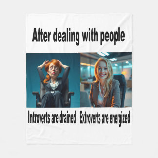 Schlagen Sie sich selbst in diese Introvertierte/E Fleecedecke