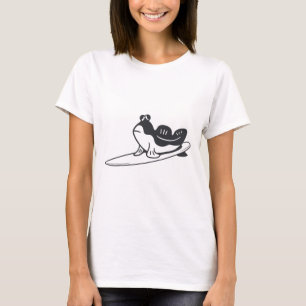 Schlammspringer surft. Minimalistisches Design für T-Shirt
