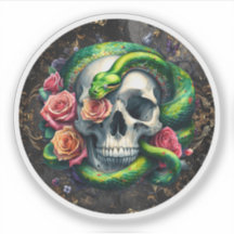 Schlange mit grünem Skull-Aufkleber.