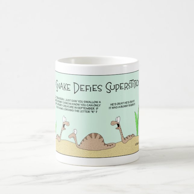 Schlange trotzt Superstition Kaffeetasse (Mittel)