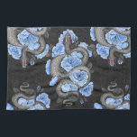 Schlangen und blaue Rose Geschirrtuch<br><div class="desc">HInd gezeichnet Schlangen und Rose Designs.</div>