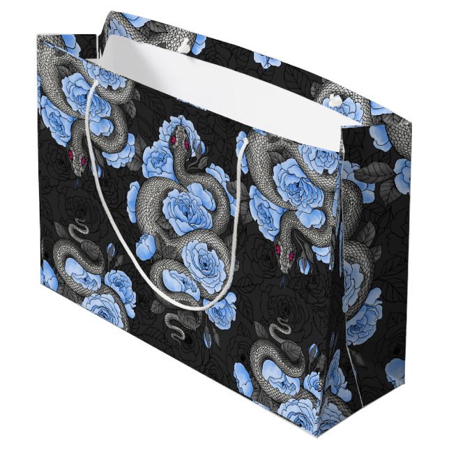 Schlangen und blaue Rose Große Geschenktüte (Rückseite Schrägansicht)