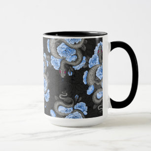 Schlangen und blaue Rose Tasse