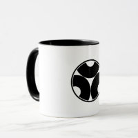 Schlangenaugen in dreifarbiger Ringkaffee-Tasse
